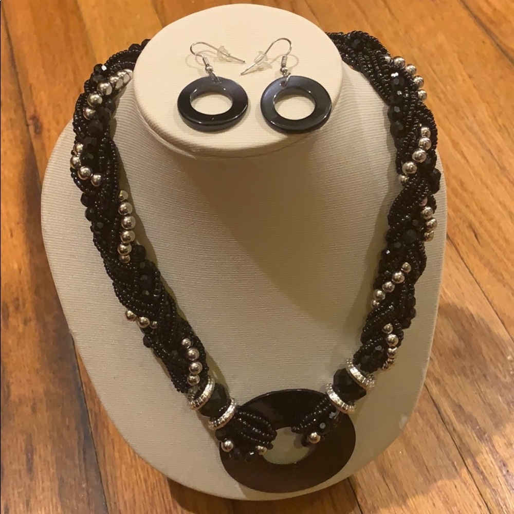 Marbella & Ashford Black Necklace and Earrings Set